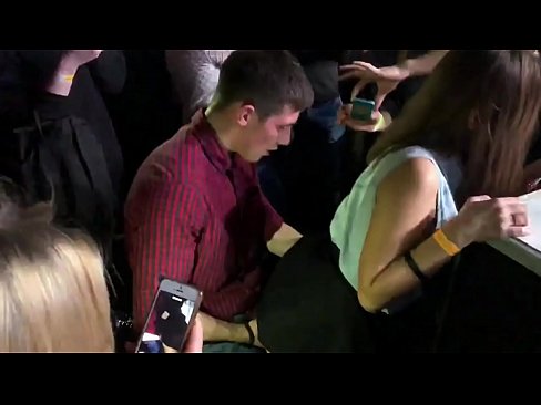 ❤️ ʻO ka moekolohe maoli i loko o kahi hale kalapu ʻo Rūsia. 18-makahiki-kahiko Lūkini kaikamahine i loko o ka anus a me ka vagina fucked i loko o ka nightclub ❌  ʻO ka wahine ma haw.porn-mz.ru ❌️